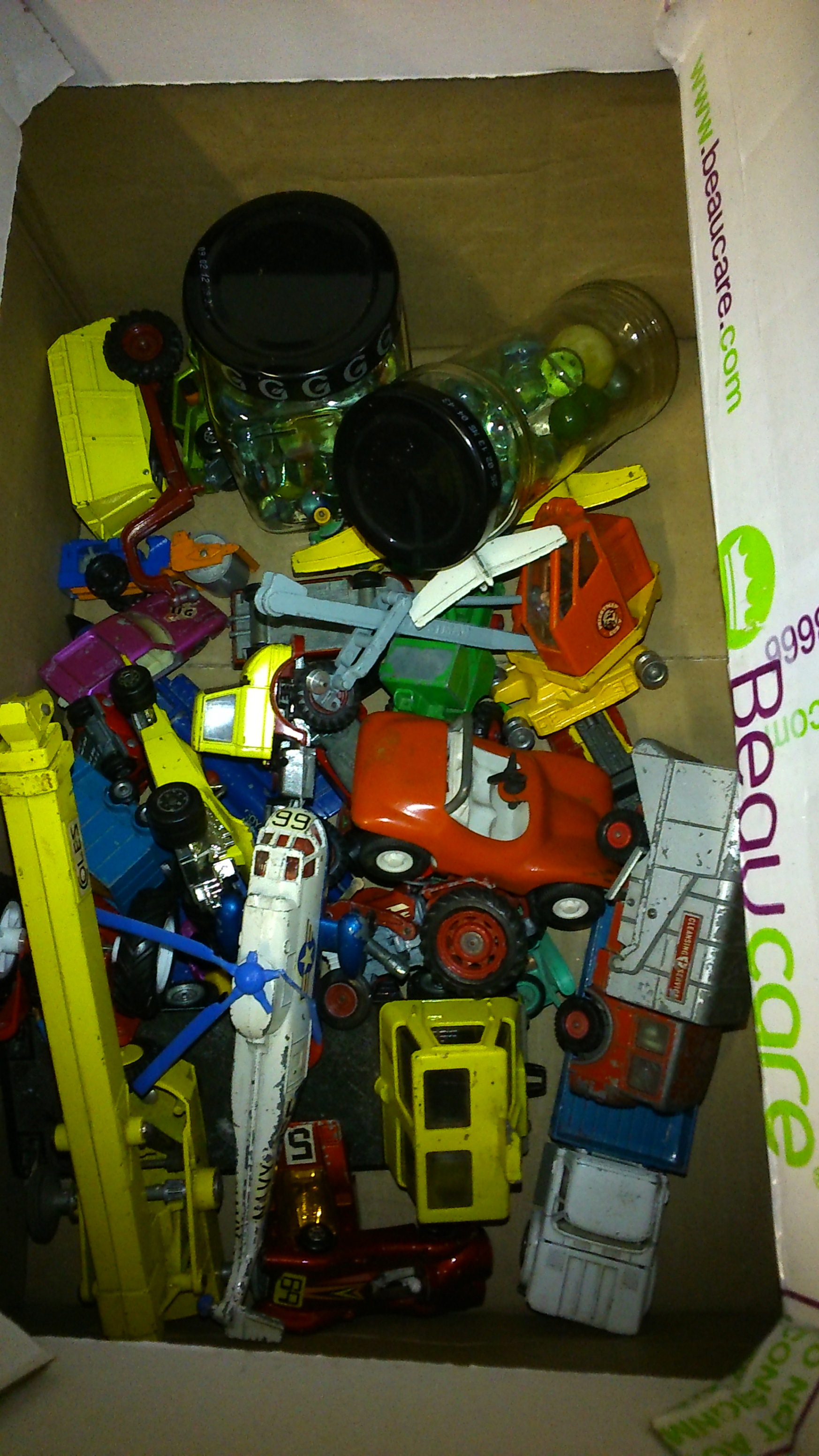 box of mixed toys inc. Dinky, Matchbox etc