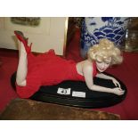 Marylin Monroe figure with box