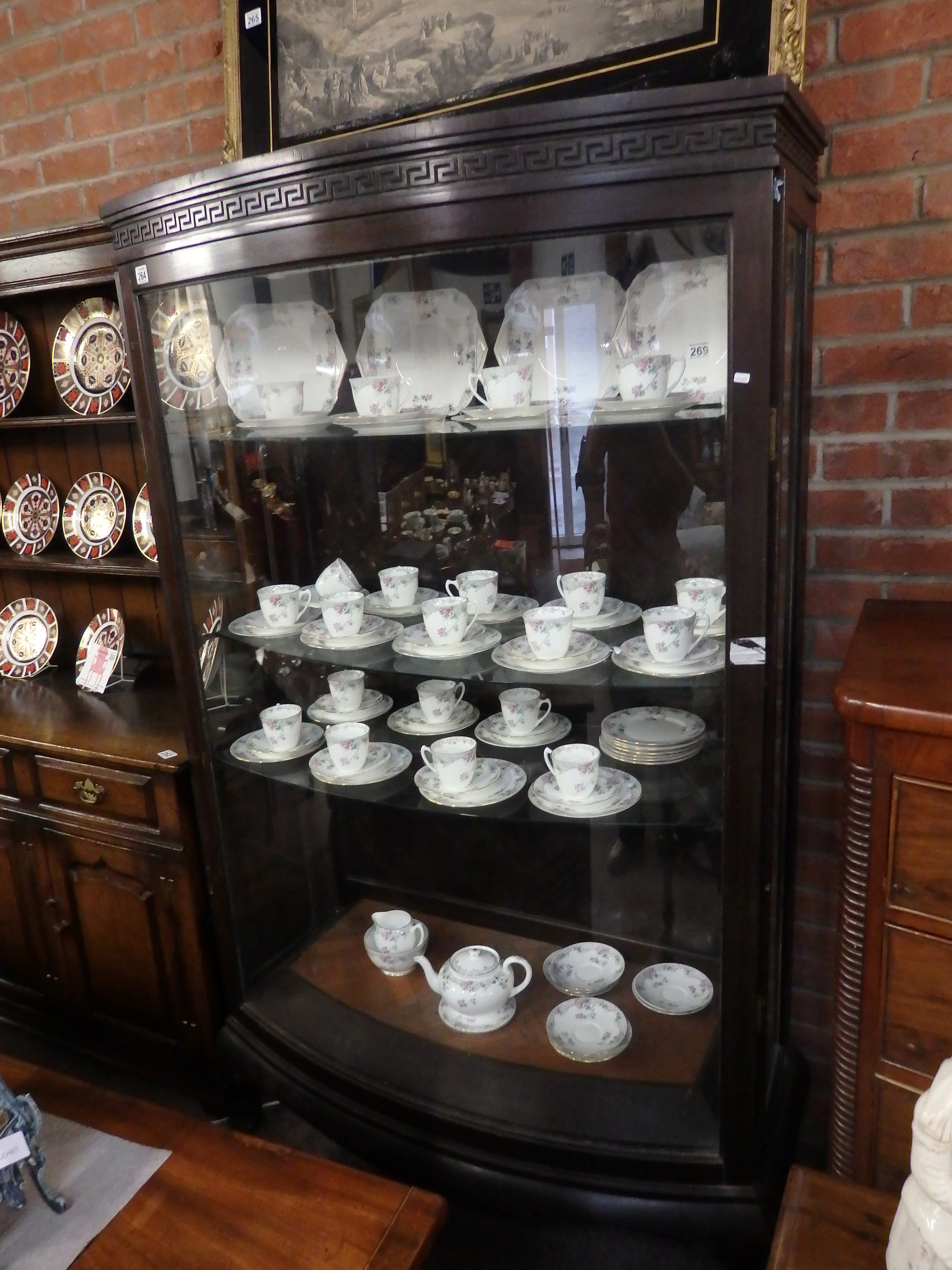 Museum display cabinet