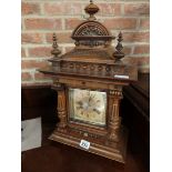 Oak mantle clock