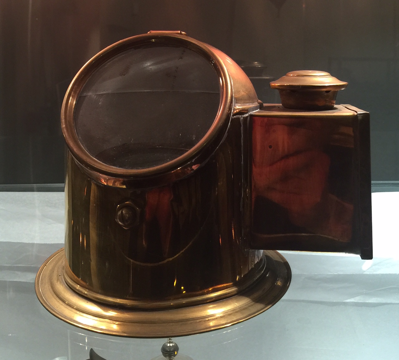 A 20TH CENTURY BRASS SHIPS BINNACLE.