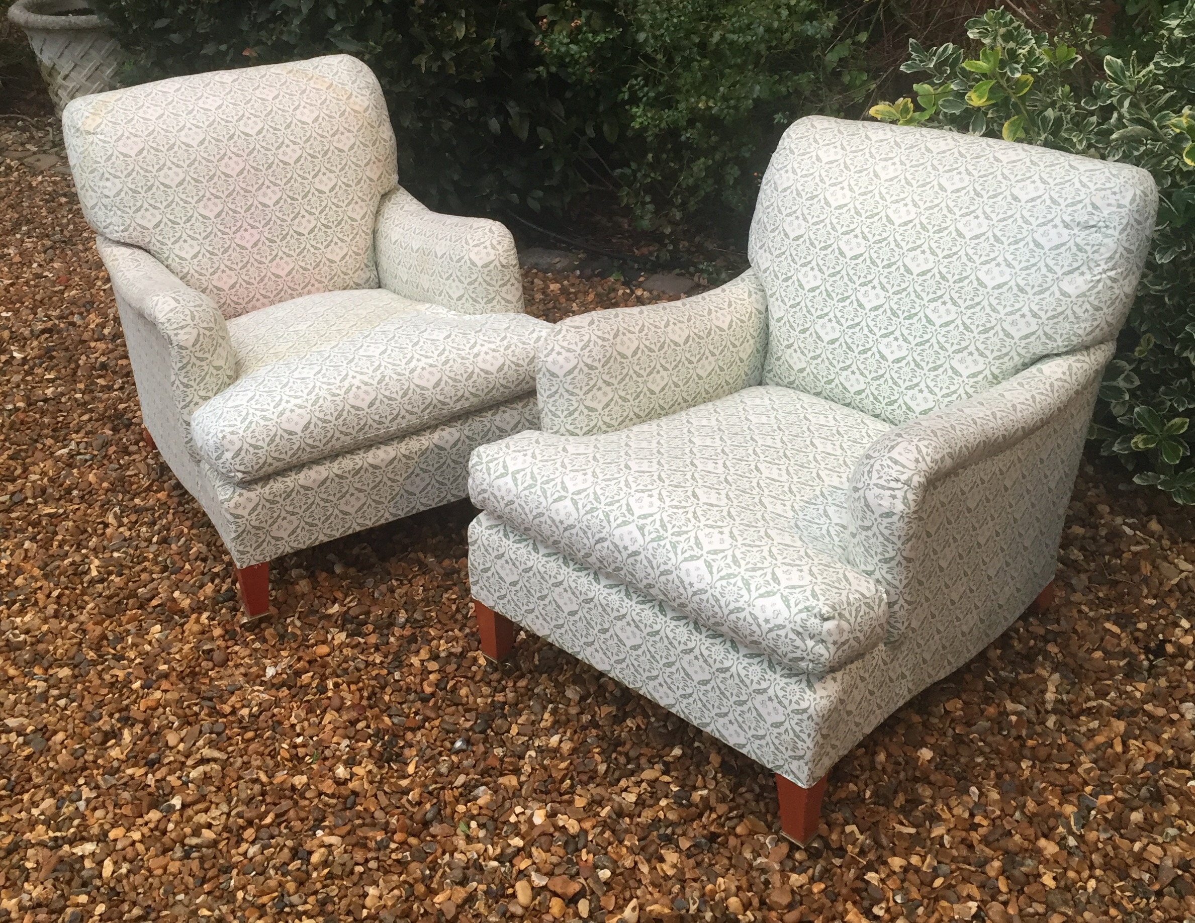 HOWARD CHAIRS LTD, A PAIR OF ARMCHAIRS In original Howard upholstery, raised on square tapering legs - Image 2 of 3
