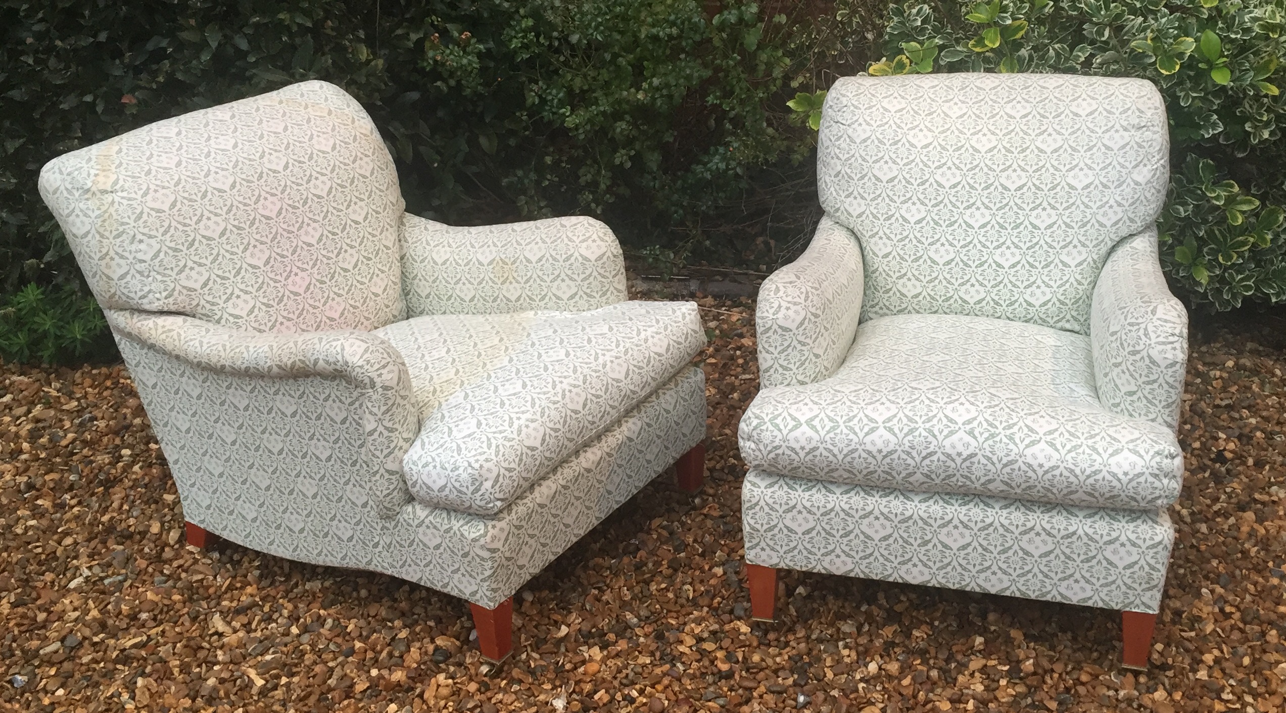 HOWARD CHAIRS LTD, A PAIR OF ARMCHAIRS In original Howard upholstery, raised on square tapering legs - Image 3 of 3