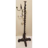 AN 18TH/19TH CENTURY FLOOR STANDING WROUGHT IRON RUSHLIGHT On saw tooth adjustable stand. (82cm)