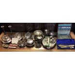 A COLLECTION OF EARLY 20TH CENTURY SILVER PLATED WARE To include a pair of fish servers, with