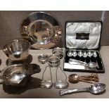 A COLLECTION OF 20TH CENTURY HALLMARKED SILVER ITEMS To include a silver ecclesiastical thaler,