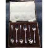 A SET OF 20TH CENTURY HALLMARKED SILVER TEASPOONS Sheffield, 1949, with triangular shaped finials