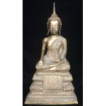 A LARGE BRONZE STATUE OF BUDDHA 26x46 cm