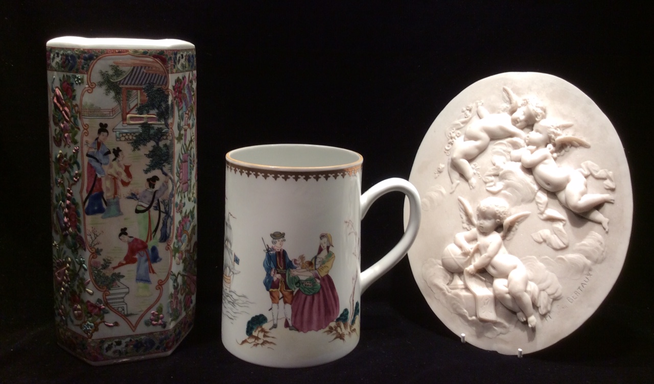 TWO 20TH CENTURY ORIENTAL PORCELAIN ITEMS To include a famille rose sleeve vase, painted with