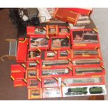 Hornby OO Guage Train Set incl. Flying Scotsman Engine and Tender (Original Box), Boxed Carriages