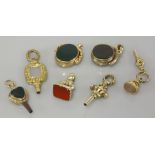 A 15ct gold bloodstone and sardonyx swivel fob, hallmark almost obliterated, an Edwardian gold