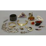 A tray of gold, silver and costume jewellery, including a cornelian seal