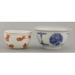 A blue and white tea bowl, Guangxu (1875-1908), painted with roundels of Buddhist lions, between