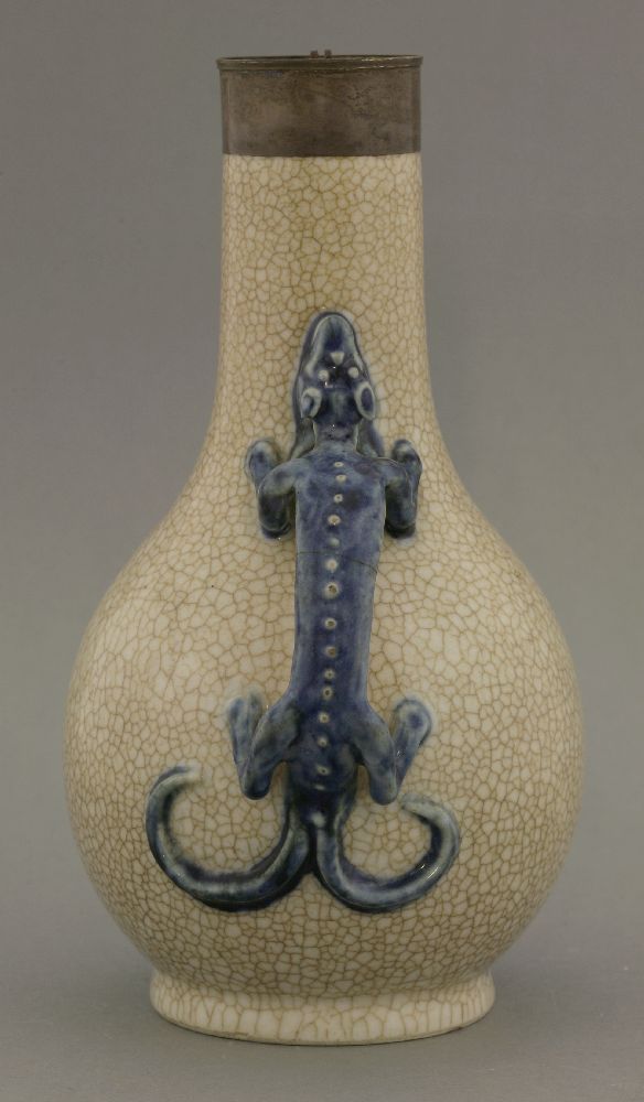 An unusual ge-type glazed Ewer,Kangxi (1662-1722), early 18th century, the bottle body painted in - Image 3 of 4