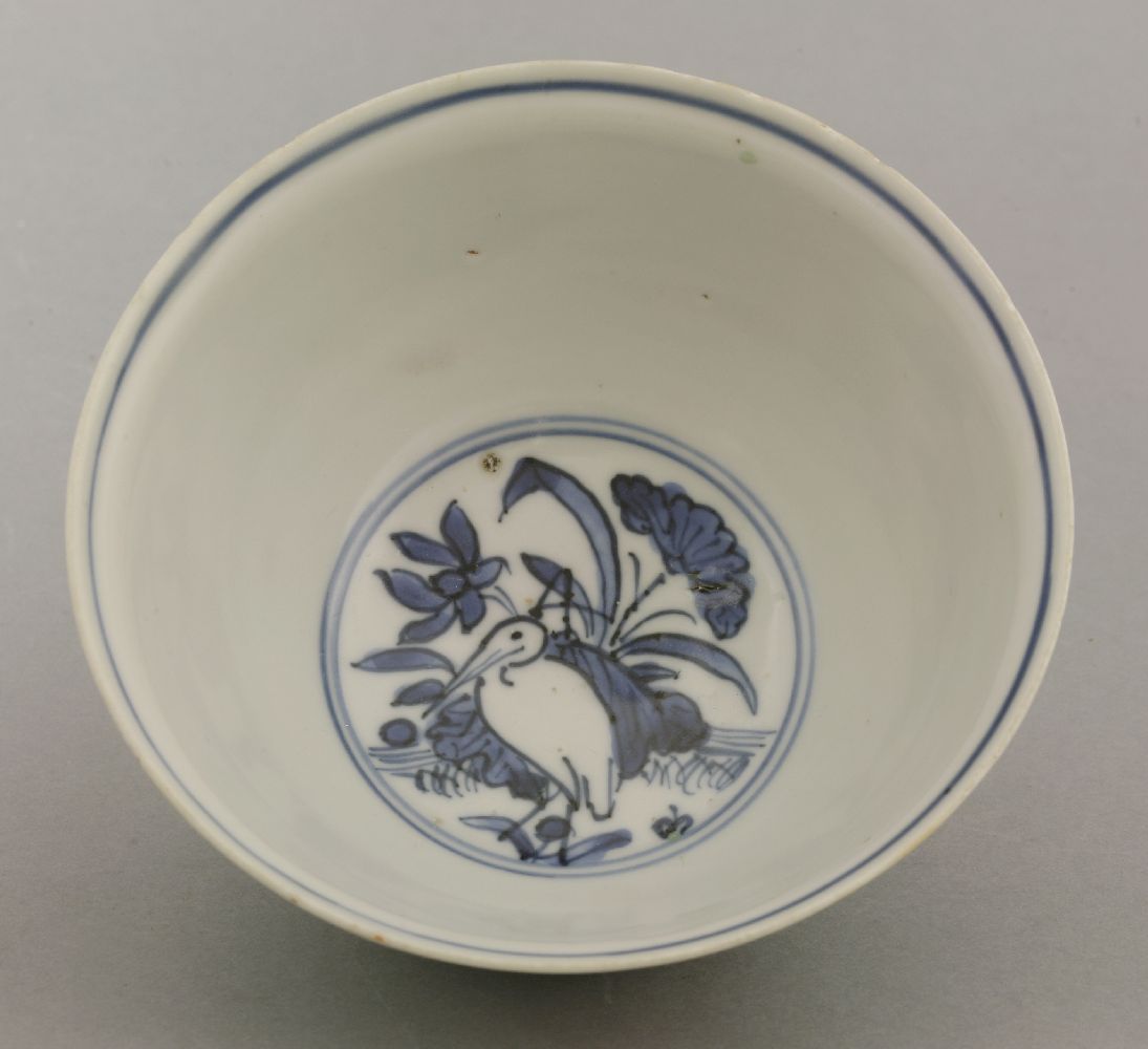 A rare Bowl,Jiajing (1522-1566), the interior underglaze blue with an egret and lotus, the - Image 3 of 4