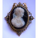 A very fine quality 19th Century yellow metal oval Cameo Brooch,