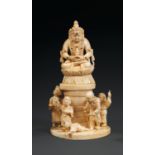 * OKIMONOen ivoire et ivoire marin, représentant un cortège de pèlerins venus adorer une effigie