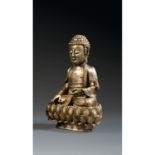 STATUETTE DE BOUDDHA SUR SON SOCLE LOTIFORMEen bronze, assis en vajrasana, la main droite en