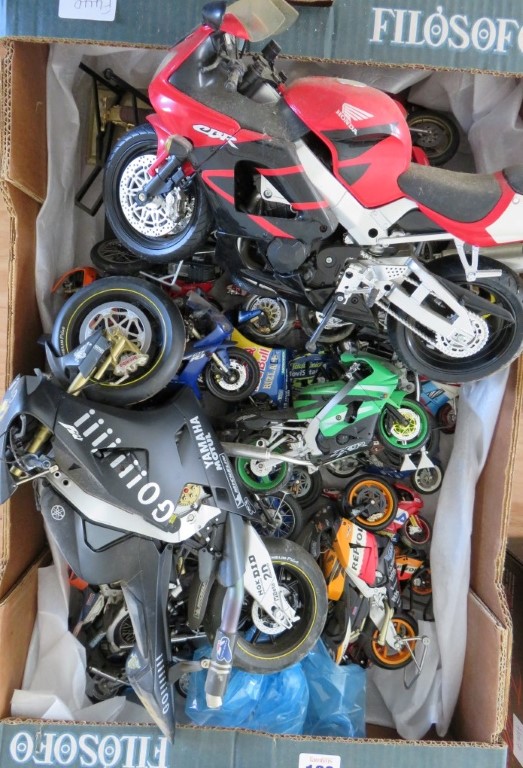 A quantity of unboxed models of motorbikes, various sizes