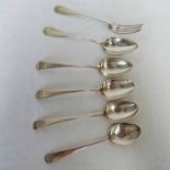 SELECTION OF VARIOUS SILVER FLATWARE INCLUDING 4 DESSERT SPOONS AND MATCHING FORK & SPOON