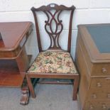 20TH CENTURY MAHOGANY DINING CHAIR WITH SHAPED TOP RAIL & SQUARE SUPPORTS
