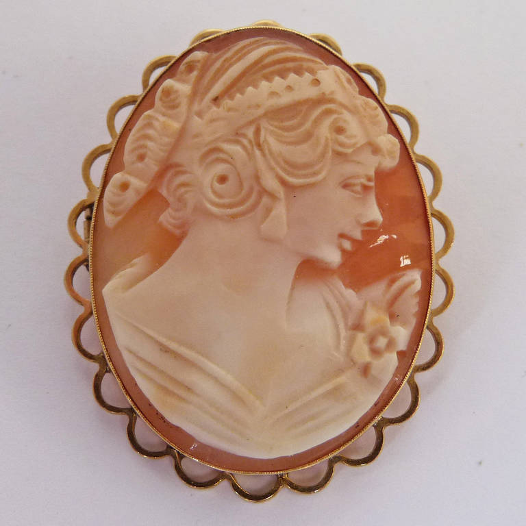 9CT GOLD CAMEO BROOCH