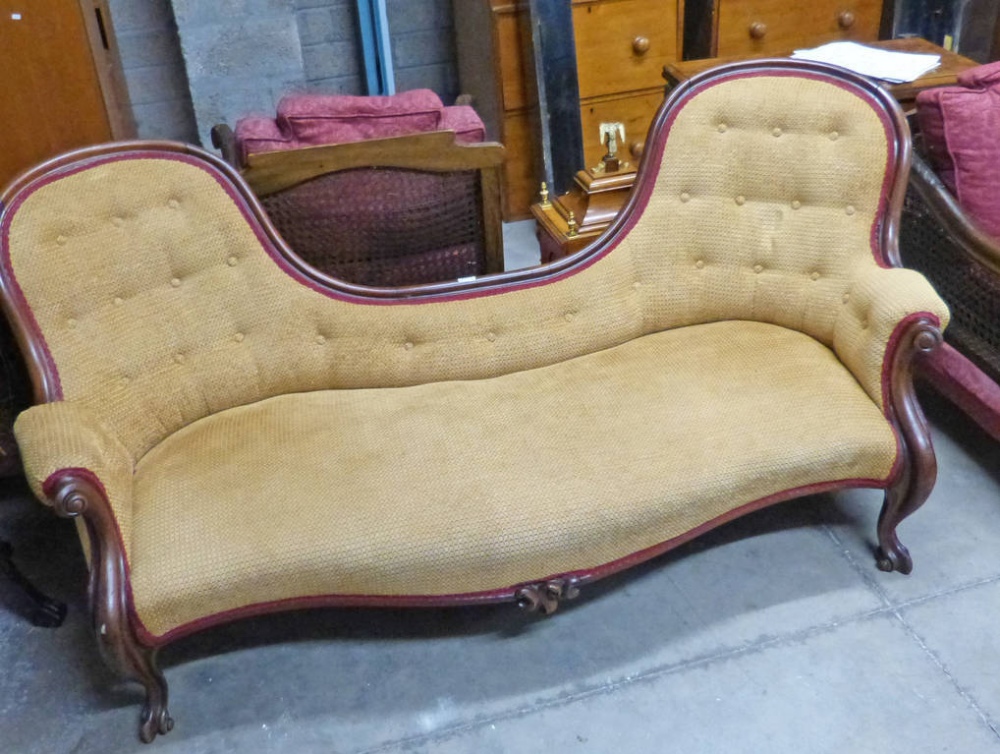 19TH CENTURY MAHOGANY CHAIR BACK SETTEE ON CABRIOLE SUPPORTS
