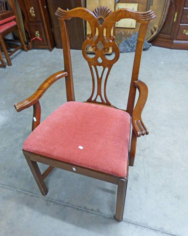 SET OF 8 MAHOGANY DINING CHAIRS INCLUDING 2 CARVERS