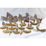 SELECTION OF PLASTIC SOLDIERS INCLUDING DESERT RATS, AFRICA CORPS AND BRITISH SOLDIERS TOGETHER WITH