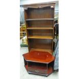 20TH CENTURY MAHOGANY OPEN BOOKCASE ON PLINTH BASE & MAHOGANY UNIT