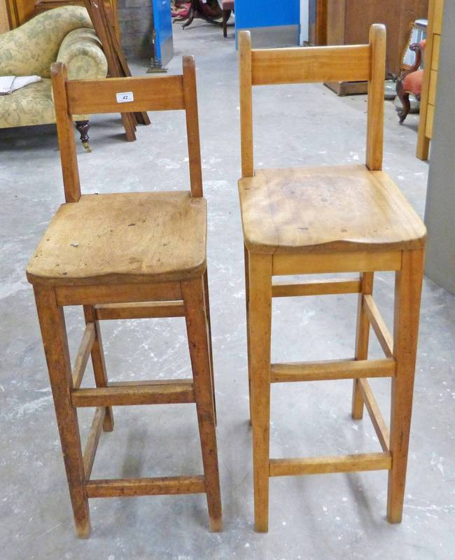 20TH CENTURY OAK BAR STOOLS ON SQUARE TAPERED SUPPORTS