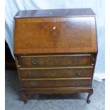 20TH CENTURY WALNUT BUREAU ON QUEEN ANNE SUPPORTS 99CM TALL