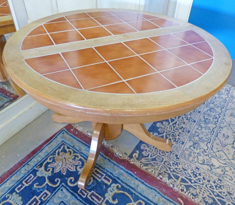 TILE TOPPED EXPANDING KITCHEN TABLE & 4 KITCHEN CHAIRS