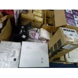 LOT CONTAINING BOXES LABELLED 'GRACO SNUGFIX' BABY CAR SEAT, 'KOOCHI SNEAKER' PUSHCHAIR ,
