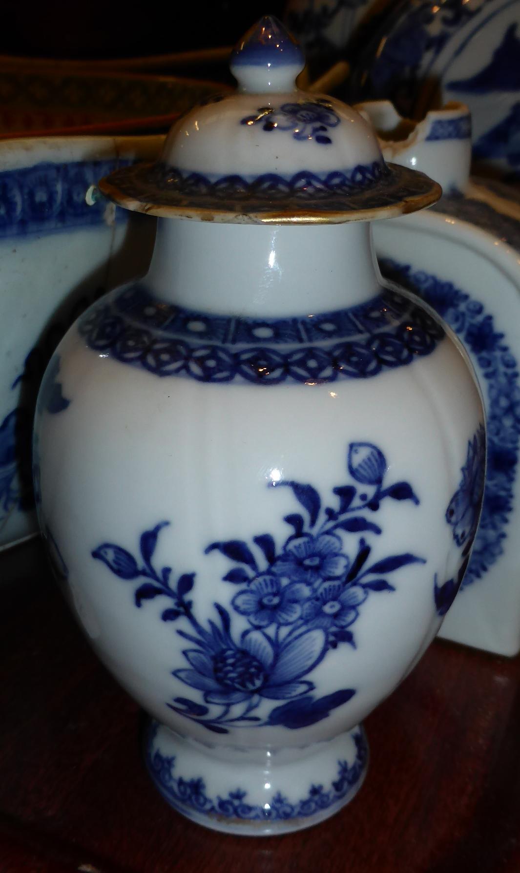 A collection of 18th/19th century Oriental ceramics including a blue and white bowl, a pair of - Image 5 of 8