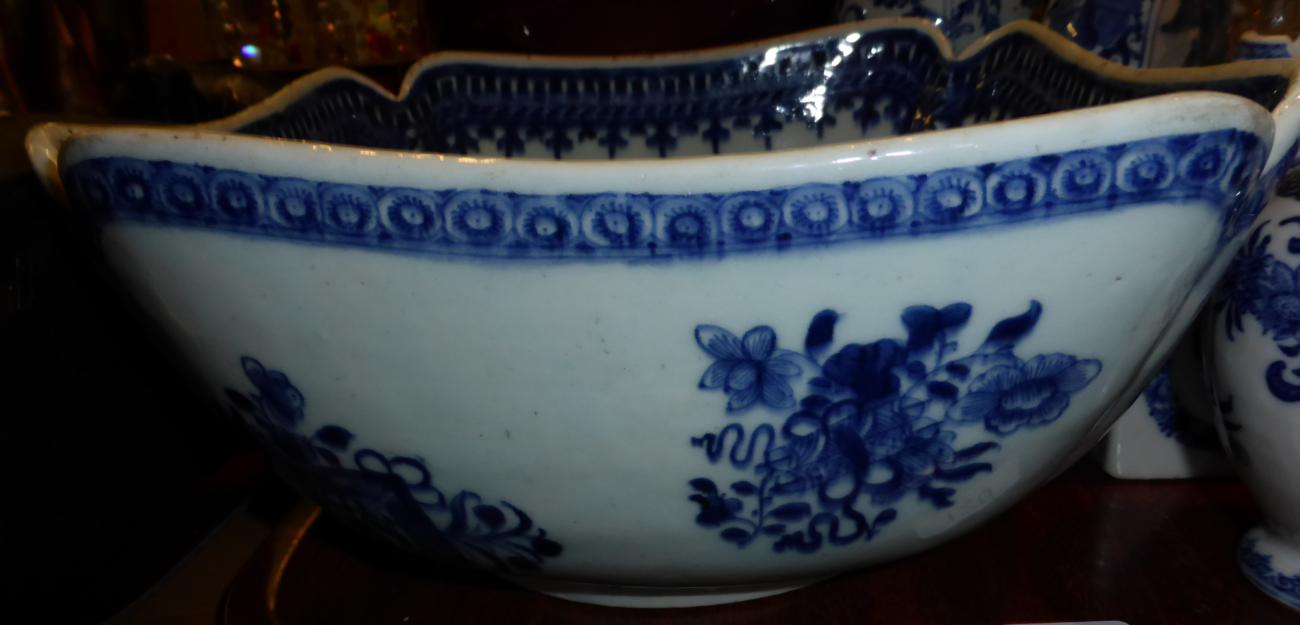 A collection of 18th/19th century Oriental ceramics including a blue and white bowl, a pair of - Image 7 of 8