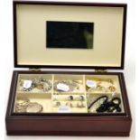 A group of jewellery including scrap gold, contained in a wooden box