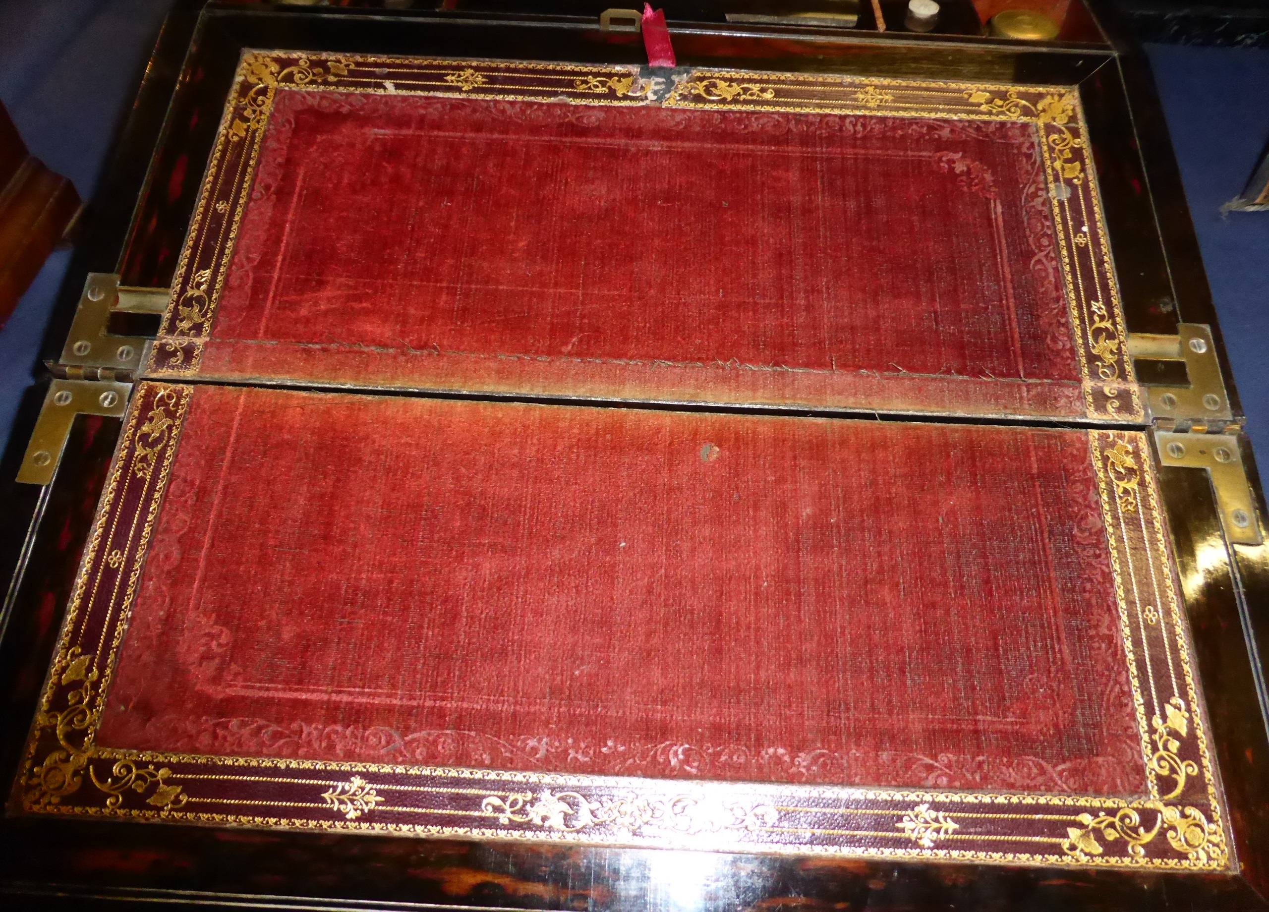 A rosewood writing slope - Image 3 of 6