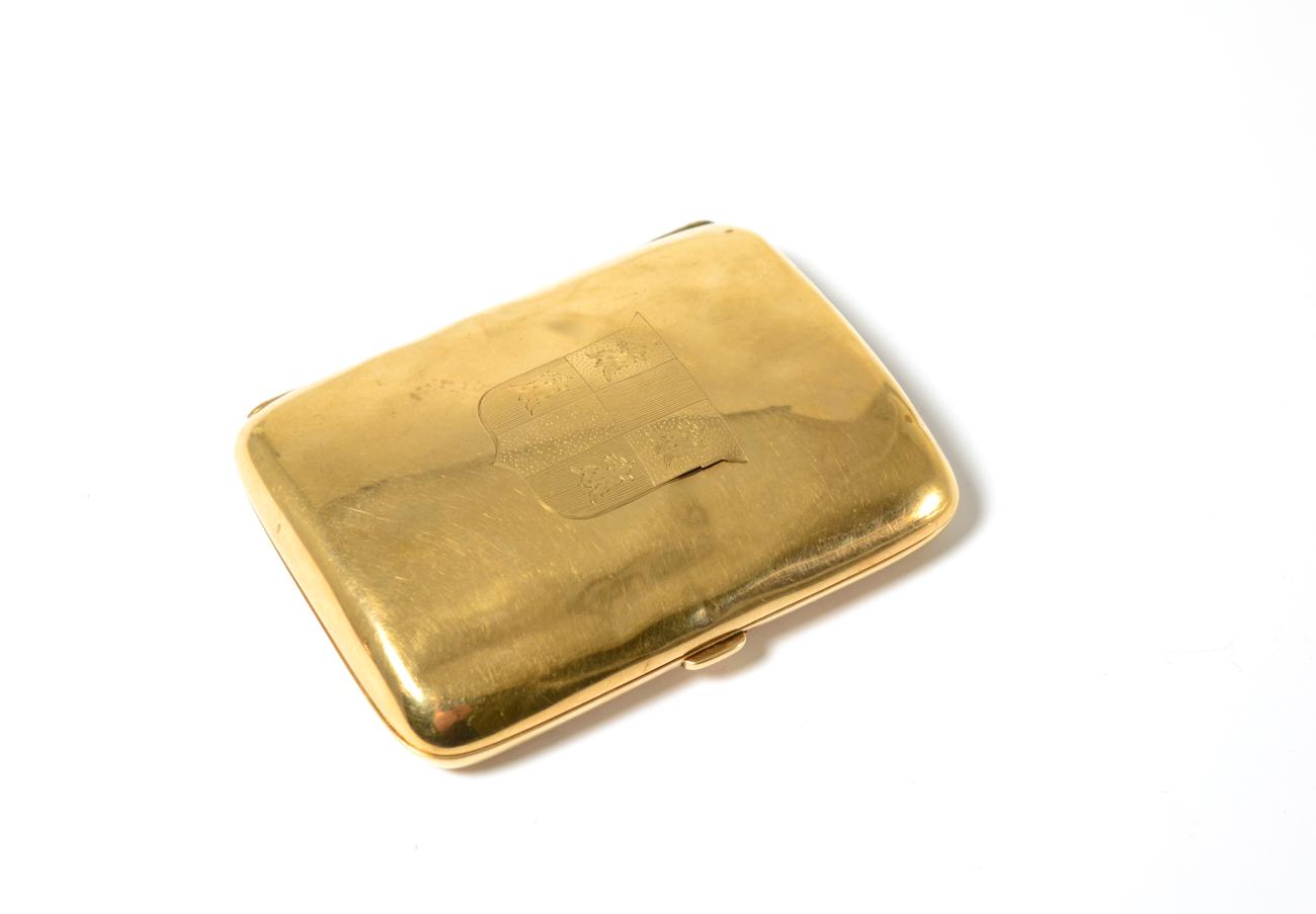 An Edwardian 9ct gold cigarette case