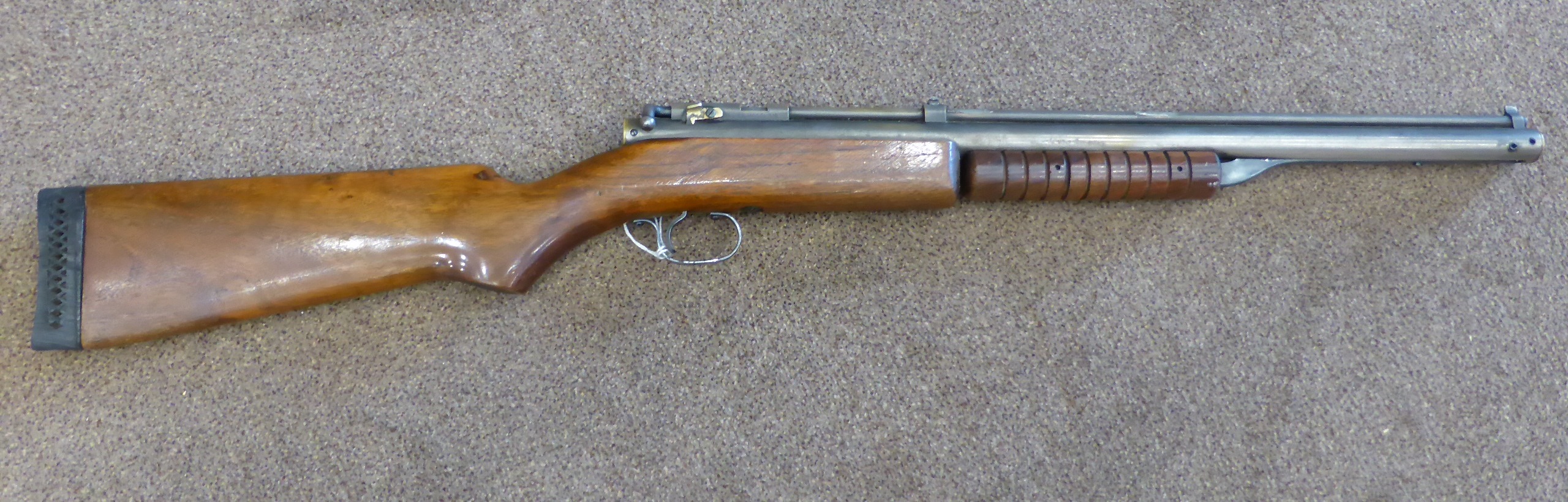 PURCHASER MUST BE 18 YEARS OR OVER A Benjamin Franklin Model 312 Pump Action Air Rifle in .22 - Image 6 of 14