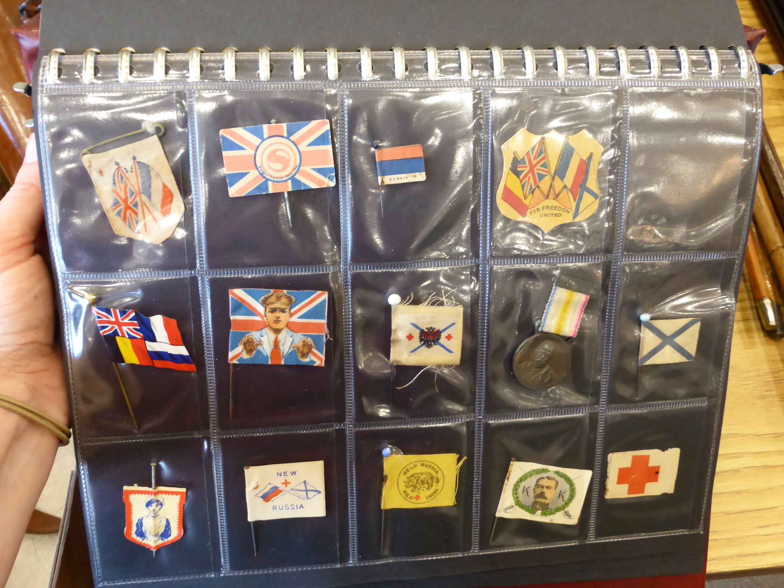 A Collection of 130 Early 20th Century Flag Day Badges and Ribbons, including WWI patriotic causes - Image 2 of 10