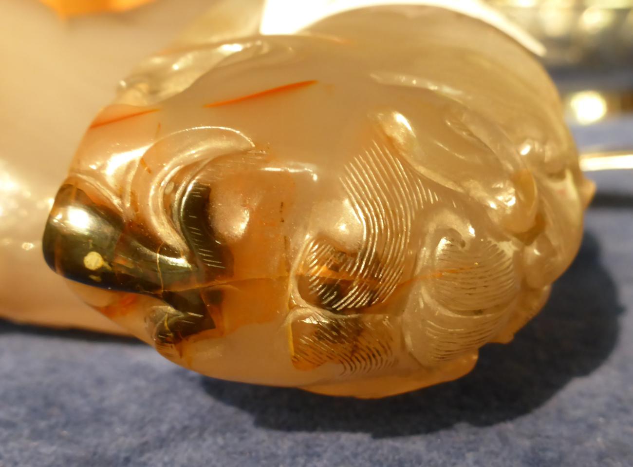 A Chinese carved hardstone lion - Image 5 of 8