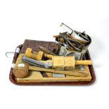 A quantity of assorted kitchenalia (qty)