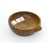 Robert ''Mouseman'' Thompson of Kilburn oak nut bowl with carved mouse signature Good condition