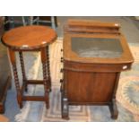 A Victorian walnut Davenport desk, lift lid, satinwood inlay, four drawer opposite four dummy