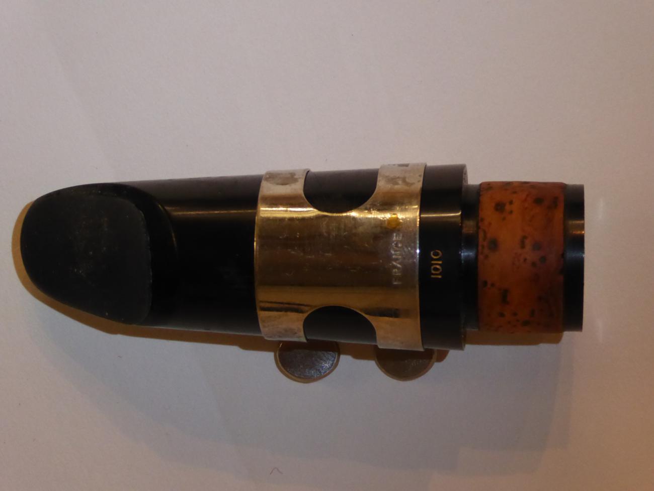 Boosey & Hawkes Symphony 1010 Clarinet with original barrel and No.2 B&H 1010 mouthpiece, fitted - Image 7 of 12