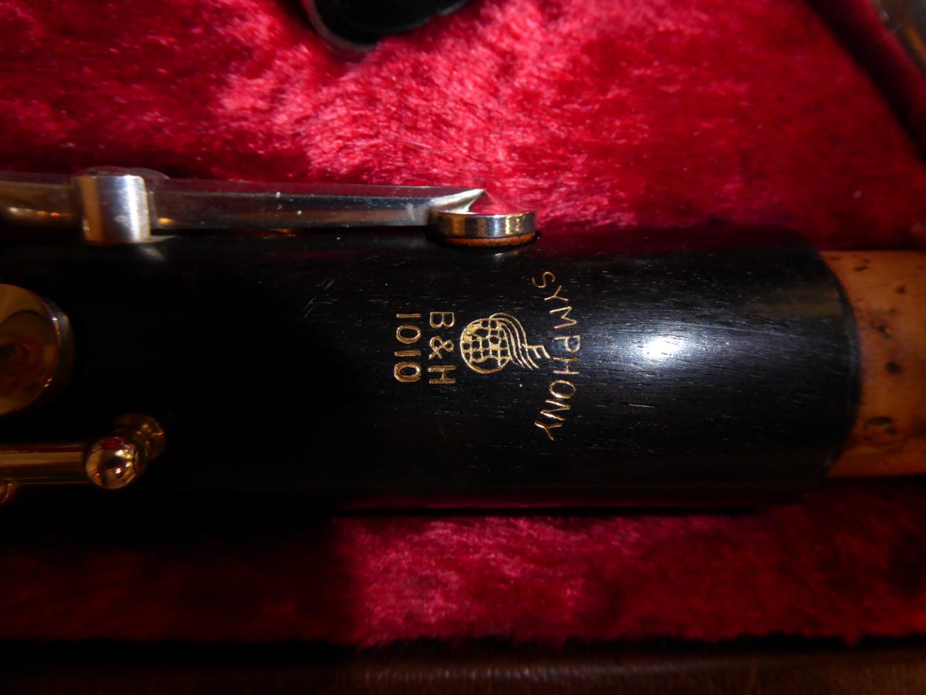 Boosey & Hawkes Symphony 1010 Clarinet with original barrel and No.2 B&H 1010 mouthpiece, fitted - Image 5 of 12