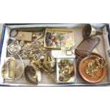 Tray of assorted jewellery and other items