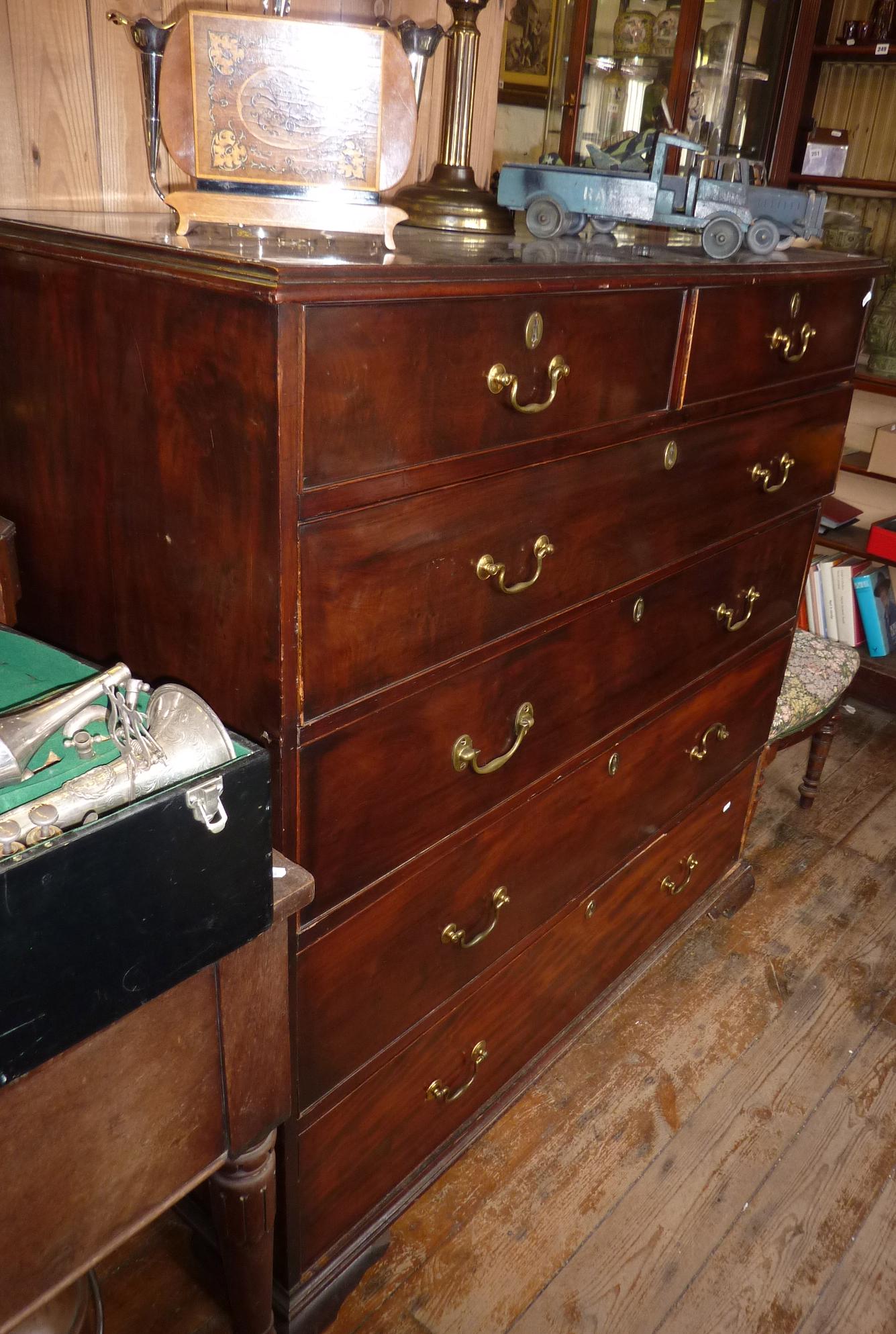 Large Victorian mahogany chest of drawers with two drawers above and four other