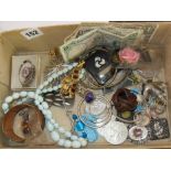 Box of assorted jewellery, coins & banknotes etc